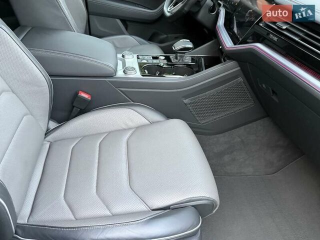 Белый Фольксваген Туарег, объемом двигателя 2.97 л и пробегом 90 тыс. км за 59989 $, фото 36 на Automoto.ua