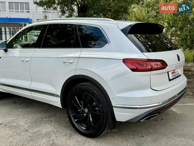 Белый Фольксваген Туарег, объемом двигателя 2.99 л и пробегом 40 тыс. км за 64990 $, фото 9 на Automoto.ua