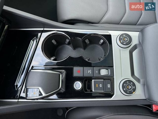 Белый Фольксваген Туарег, объемом двигателя 2.97 л и пробегом 90 тыс. км за 59989 $, фото 60 на Automoto.ua