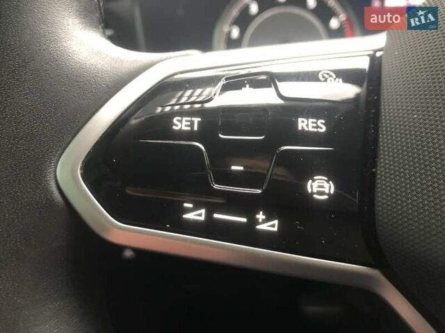 Белый Фольксваген Туарег, объемом двигателя 3 л и пробегом 44 тыс. км за 47000 $, фото 27 на Automoto.ua