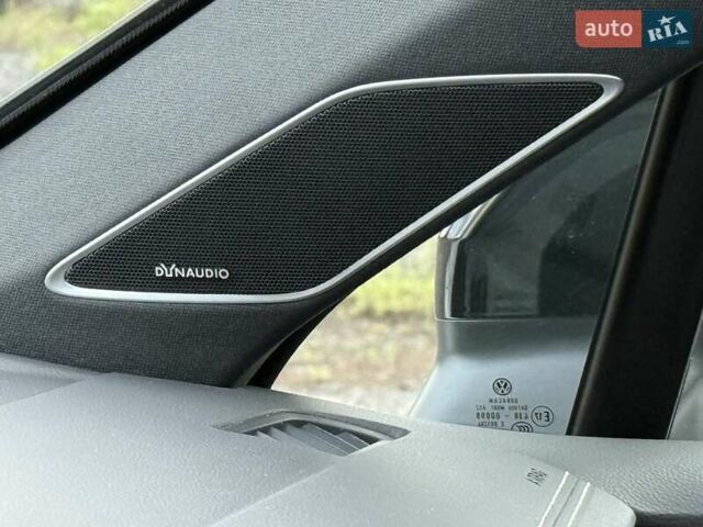 Белый Фольксваген Туарег, объемом двигателя 2.97 л и пробегом 90 тыс. км за 59989 $, фото 57 на Automoto.ua