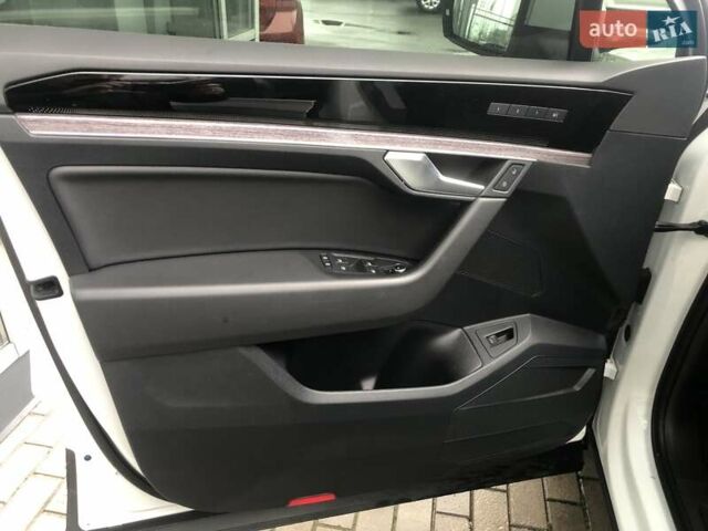 Белый Фольксваген Туарег, объемом двигателя 3 л и пробегом 44 тыс. км за 47000 $, фото 7 на Automoto.ua