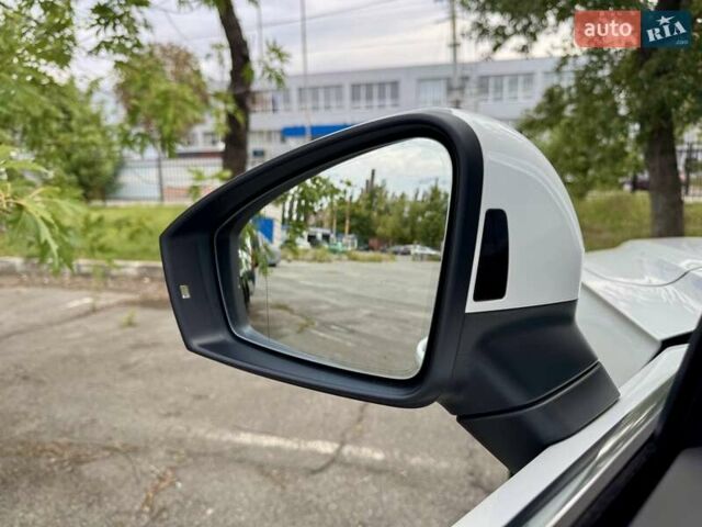 Белый Фольксваген Туарег, объемом двигателя 2.99 л и пробегом 40 тыс. км за 64990 $, фото 22 на Automoto.ua