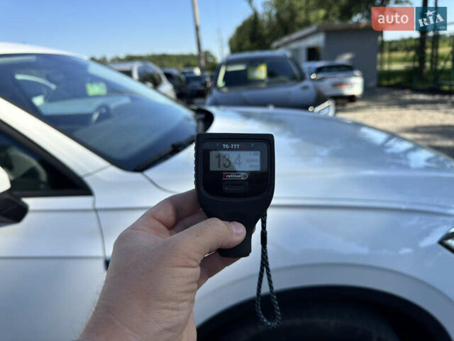 Белый Фольксваген Туарег, объемом двигателя 2 л и пробегом 145 тыс. км за 39950 $, фото 28 на Automoto.ua