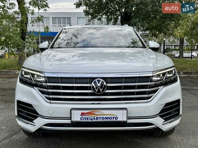 Белый Фольксваген Туарег, объемом двигателя 2.99 л и пробегом 40 тыс. км за 64990 $, фото 7 на Automoto.ua