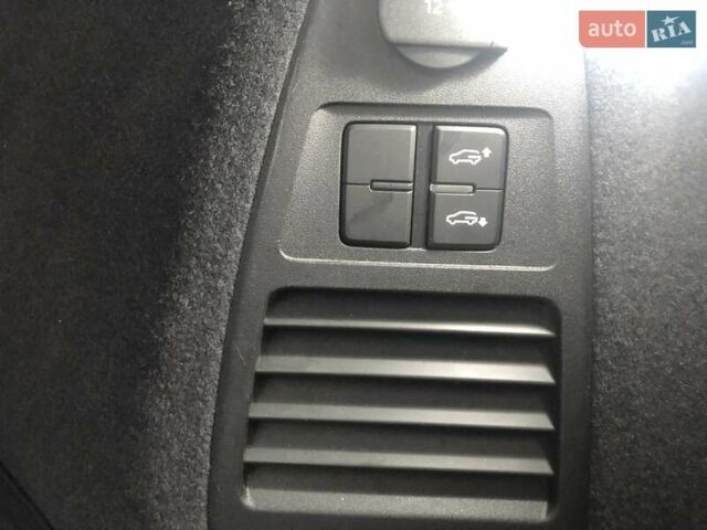 Белый Фольксваген Туарег, объемом двигателя 3 л и пробегом 44 тыс. км за 47000 $, фото 38 на Automoto.ua