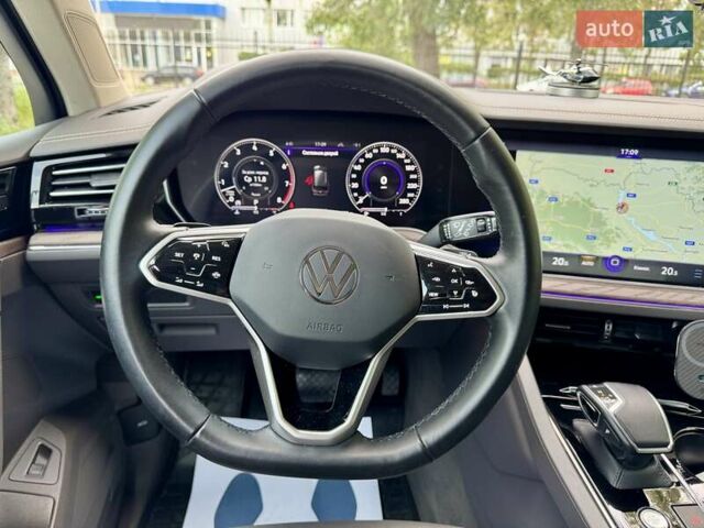 Белый Фольксваген Туарег, объемом двигателя 2.99 л и пробегом 40 тыс. км за 64990 $, фото 35 на Automoto.ua