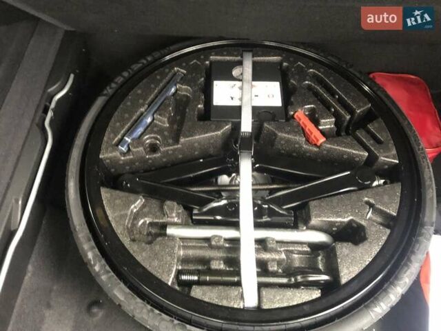 Белый Фольксваген Туарег, объемом двигателя 3 л и пробегом 44 тыс. км за 47000 $, фото 39 на Automoto.ua