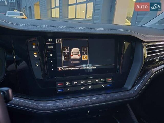 Белый Фольксваген Туарег, объемом двигателя 2.97 л и пробегом 48 тыс. км за 48999 $, фото 16 на Automoto.ua