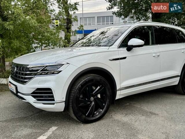 Белый Фольксваген Туарег, объемом двигателя 2.99 л и пробегом 40 тыс. км за 64990 $, фото 4 на Automoto.ua