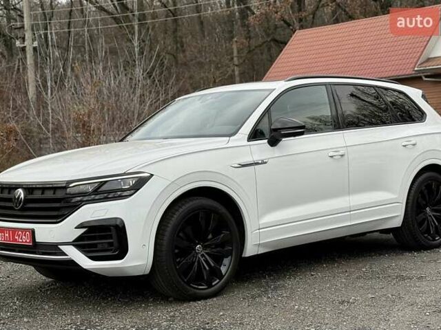 Белый Фольксваген Туарег, объемом двигателя 2.97 л и пробегом 90 тыс. км за 59989 $, фото 6 на Automoto.ua