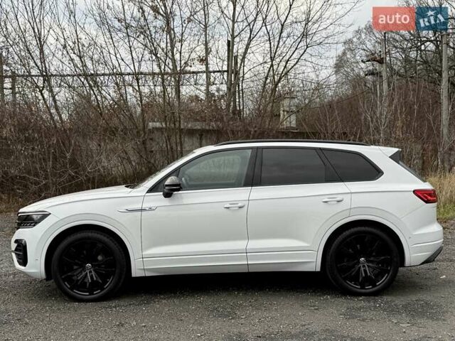 Белый Фольксваген Туарег, объемом двигателя 2.97 л и пробегом 90 тыс. км за 59989 $, фото 5 на Automoto.ua