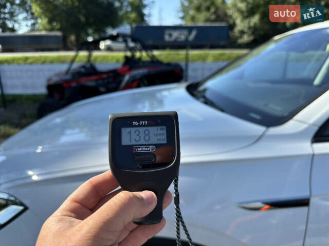 Белый Фольксваген Туарег, объемом двигателя 2 л и пробегом 145 тыс. км за 39950 $, фото 21 на Automoto.ua