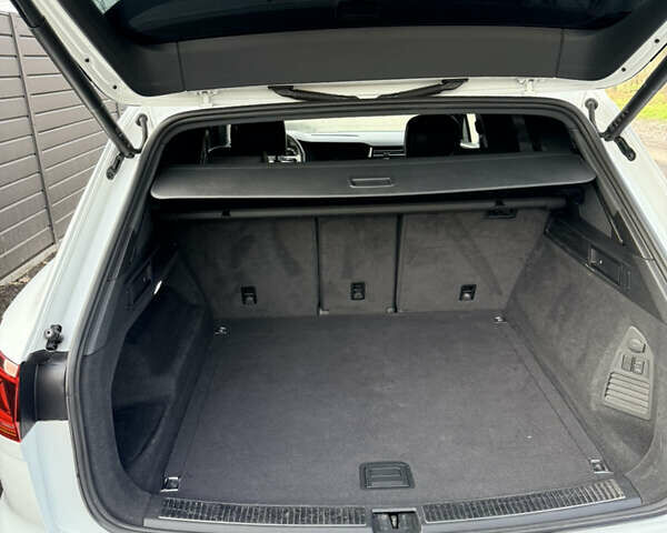 Белый Фольксваген Туарег, объемом двигателя 2.97 л и пробегом 208 тыс. км за 49900 $, фото 11 на Automoto.ua