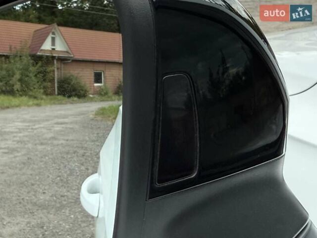 Белый Фольксваген Туарег, объемом двигателя 2.97 л и пробегом 90 тыс. км за 59989 $, фото 65 на Automoto.ua