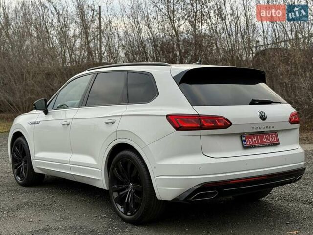 Белый Фольксваген Туарег, объемом двигателя 2.97 л и пробегом 90 тыс. км за 59989 $, фото 4 на Automoto.ua