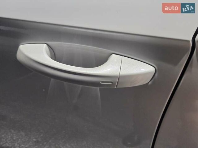 Білий Фольксваген Туарег, об'ємом двигуна 2.97 л та пробігом 48 тис. км за 48999 $, фото 5 на Automoto.ua