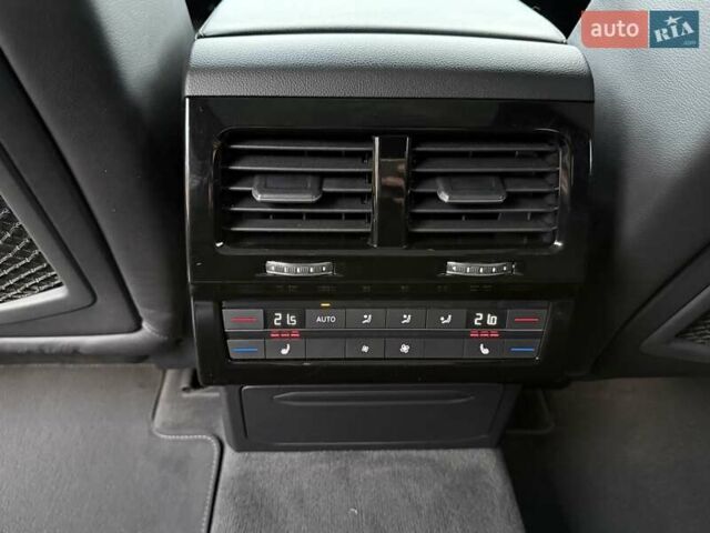 Белый Фольксваген Туарег, объемом двигателя 2.97 л и пробегом 90 тыс. км за 59989 $, фото 52 на Automoto.ua