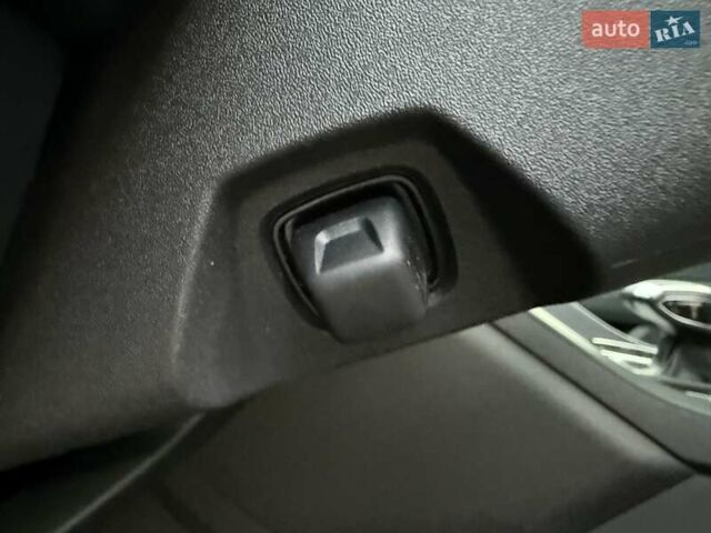 Белый Фольксваген Туарег, объемом двигателя 2.97 л и пробегом 90 тыс. км за 59989 $, фото 61 на Automoto.ua