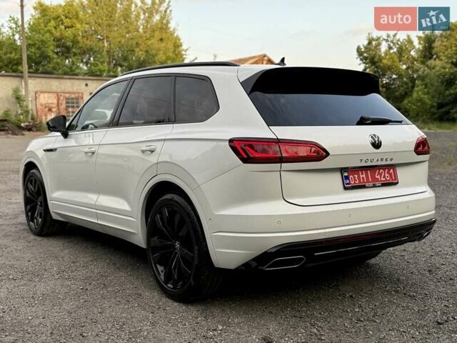 Белый Фольксваген Туарег, объемом двигателя 2.97 л и пробегом 131 тыс. км за 61990 $, фото 17 на Automoto.ua