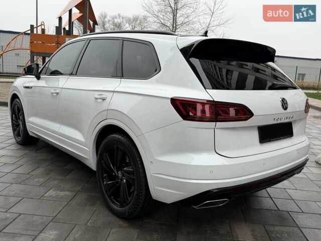 Белый Фольксваген Туарег, объемом двигателя 3 л и пробегом 63 тыс. км за 62999 $, фото 9 на Automoto.ua