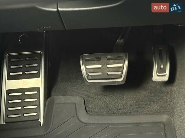 Белый Фольксваген Туарег, объемом двигателя 2.97 л и пробегом 131 тыс. км за 61990 $, фото 27 на Automoto.ua