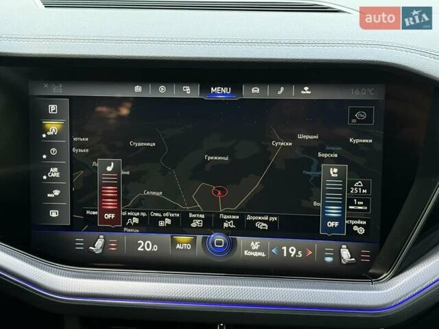 Белый Фольксваген Туарег, объемом двигателя 2.97 л и пробегом 131 тыс. км за 61990 $, фото 42 на Automoto.ua