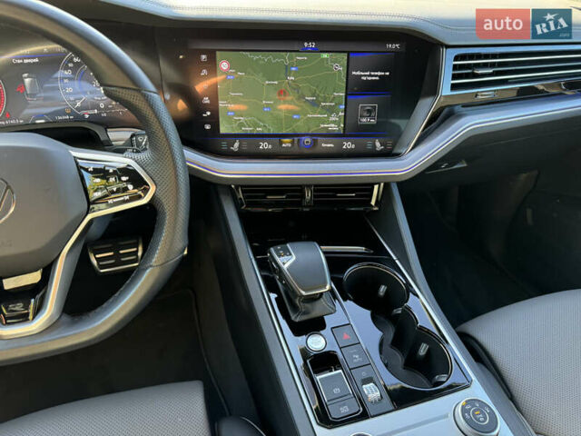 Белый Фольксваген Туарег, объемом двигателя 2.97 л и пробегом 135 тыс. км за 65700 $, фото 18 на Automoto.ua