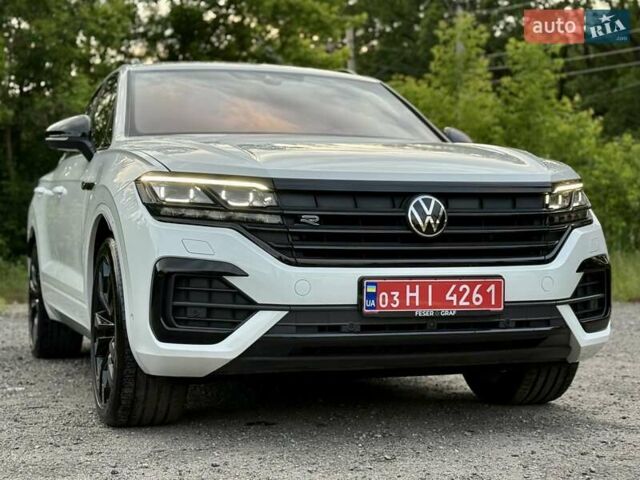 Белый Фольксваген Туарег, объемом двигателя 2.97 л и пробегом 131 тыс. км за 61990 $, фото 13 на Automoto.ua