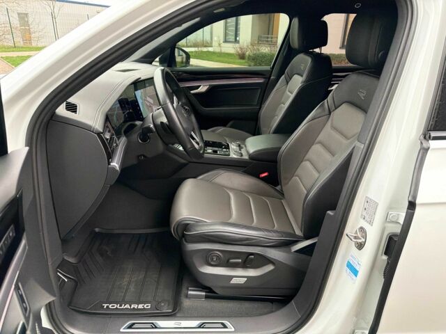 Білий Фольксваген Туарег, об'ємом двигуна 3 л та пробігом 63 тис. км за 62999 $, фото 13 на Automoto.ua