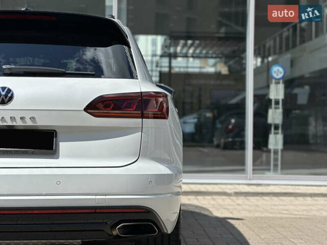 Білий Фольксваген Туарег, об'ємом двигуна 2.99 л та пробігом 26 тис. км за 69999 $, фото 8 на Automoto.ua