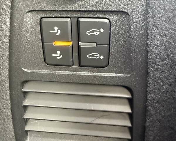 Белый Фольксваген Туарег, объемом двигателя 2.97 л и пробегом 131 тыс. км за 61990 $, фото 20 на Automoto.ua