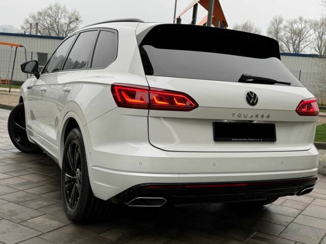 Білий Фольксваген Туарег, об'ємом двигуна 3 л та пробігом 63 тис. км за 62999 $, фото 1 на Automoto.ua