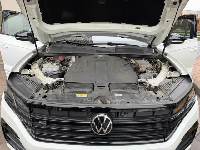 Білий Фольксваген Туарег, об'ємом двигуна 3 л та пробігом 63 тис. км за 62999 $, фото 23 на Automoto.ua