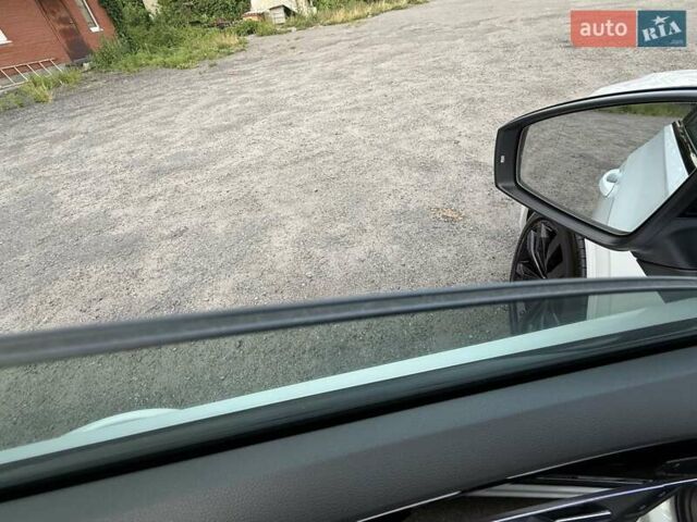 Белый Фольксваген Туарег, объемом двигателя 2.97 л и пробегом 131 тыс. км за 61990 $, фото 59 на Automoto.ua