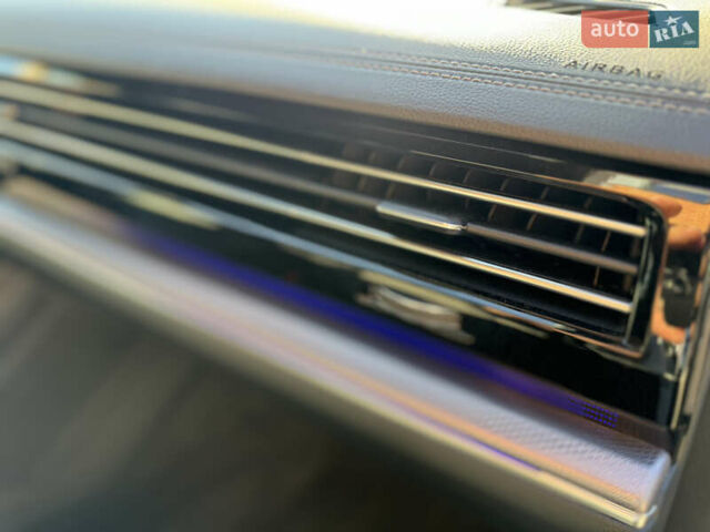 Белый Фольксваген Туарег, объемом двигателя 2.97 л и пробегом 138 тыс. км за 63000 $, фото 32 на Automoto.ua