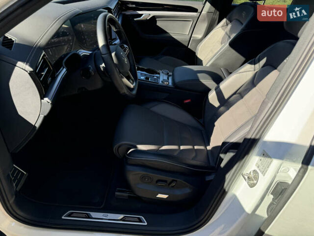 Белый Фольксваген Туарег, объемом двигателя 2.97 л и пробегом 135 тыс. км за 65700 $, фото 11 на Automoto.ua