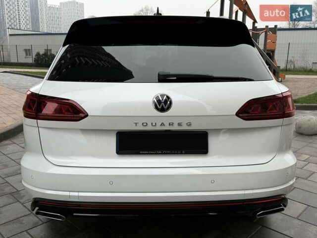Белый Фольксваген Туарег, объемом двигателя 3 л и пробегом 63 тыс. км за 62999 $, фото 8 на Automoto.ua