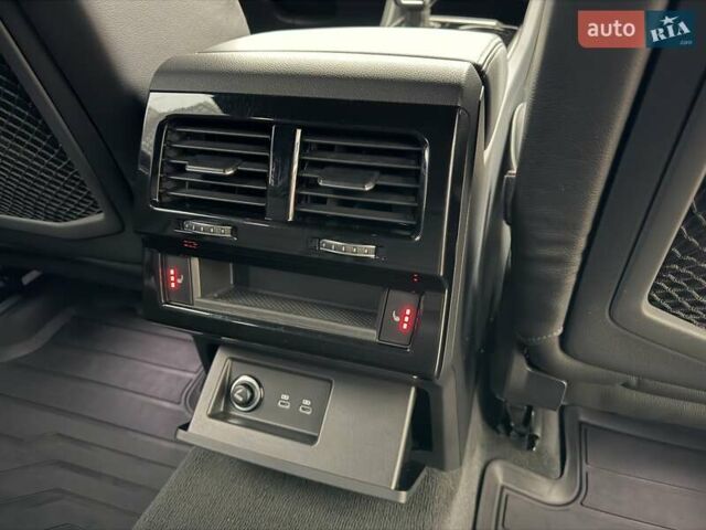 Белый Фольксваген Туарег, объемом двигателя 3 л и пробегом 63 тыс. км за 62999 $, фото 19 на Automoto.ua