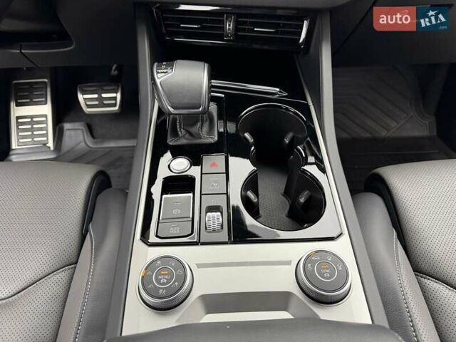 Белый Фольксваген Туарег, объемом двигателя 3 л и пробегом 63 тыс. км за 62999 $, фото 21 на Automoto.ua