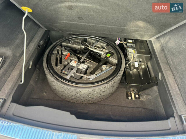 Белый Фольксваген Туарег, объемом двигателя 2.97 л и пробегом 135 тыс. км за 65700 $, фото 33 на Automoto.ua