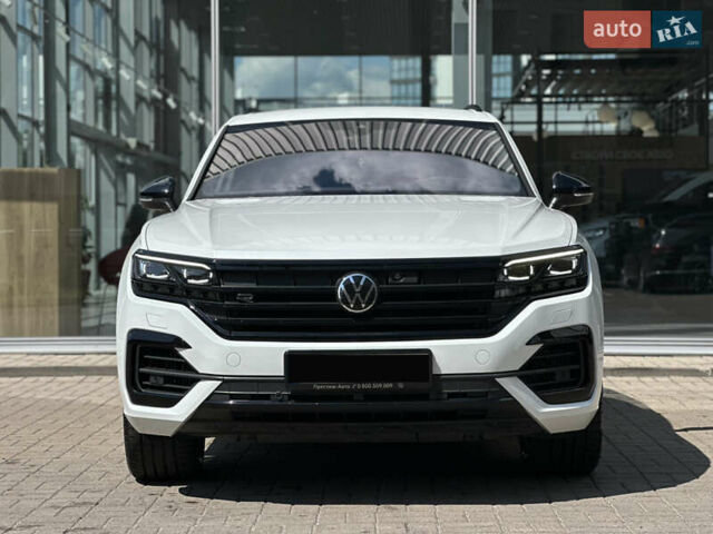 Білий Фольксваген Туарег, об'ємом двигуна 2.99 л та пробігом 26 тис. км за 69999 $, фото 1 на Automoto.ua