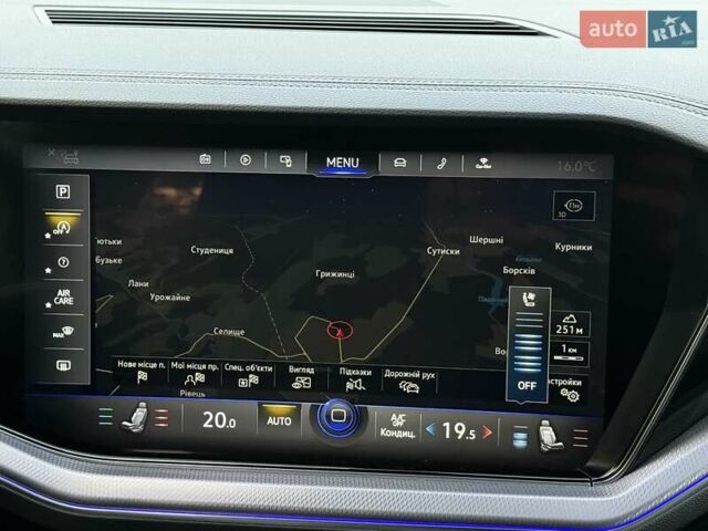 Белый Фольксваген Туарег, объемом двигателя 2.97 л и пробегом 131 тыс. км за 61990 $, фото 44 на Automoto.ua