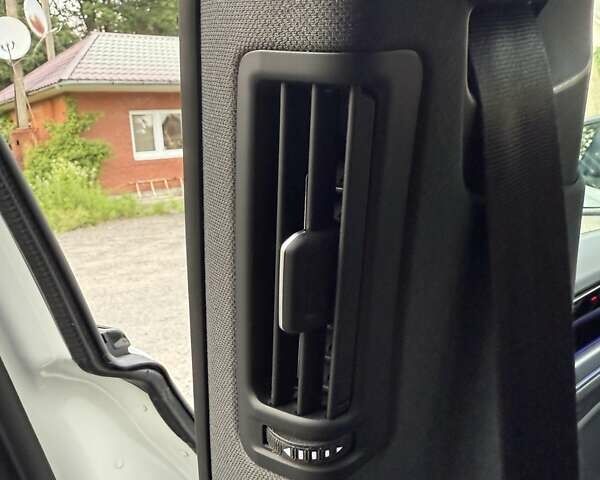 Белый Фольксваген Туарег, объемом двигателя 2.97 л и пробегом 131 тыс. км за 61990 $, фото 45 на Automoto.ua