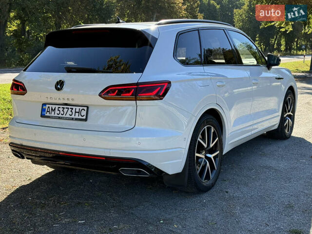 Белый Фольксваген Туарег, объемом двигателя 2.97 л и пробегом 135 тыс. км за 65700 $, фото 7 на Automoto.ua