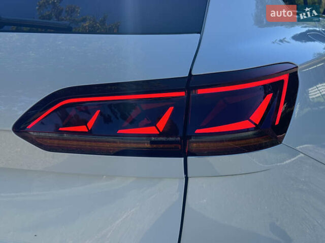 Белый Фольксваген Туарег, объемом двигателя 2.97 л и пробегом 135 тыс. км за 65700 $, фото 8 на Automoto.ua