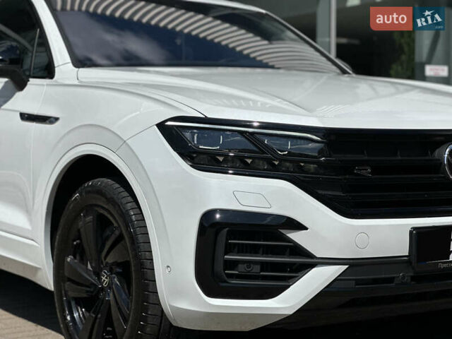 Білий Фольксваген Туарег, об'ємом двигуна 2.99 л та пробігом 26 тис. км за 69999 $, фото 4 на Automoto.ua