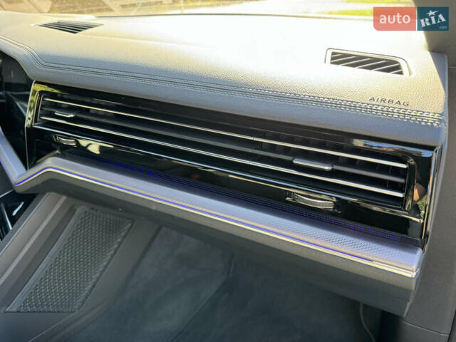 Белый Фольксваген Туарег, объемом двигателя 2.97 л и пробегом 135 тыс. км за 65700 $, фото 22 на Automoto.ua