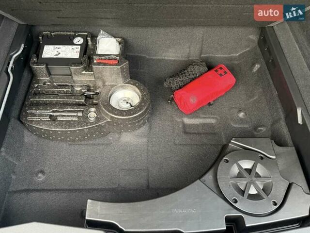 Белый Фольксваген Туарег, объемом двигателя 2.97 л и пробегом 131 тыс. км за 61990 $, фото 29 на Automoto.ua