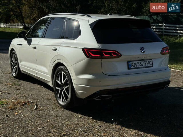 Белый Фольксваген Туарег, объемом двигателя 2.97 л и пробегом 135 тыс. км за 65700 $, фото 5 на Automoto.ua